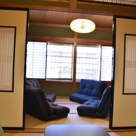 Only For One Group Cheaper For 6Th & 7Th Guest 市街地中心部 一棟貸しの宿 Guest House Don'S Home Takayama  Bagian luar foto
