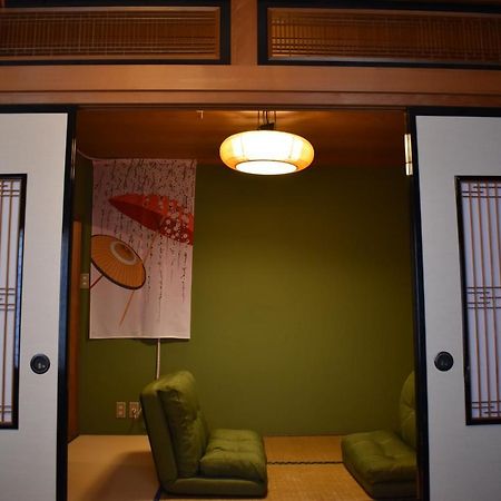 Only For One Group Cheaper For 6Th & 7Th Guest 市街地中心部 一棟貸しの宿 Guest House Don'S Home Takayama  Bagian luar foto