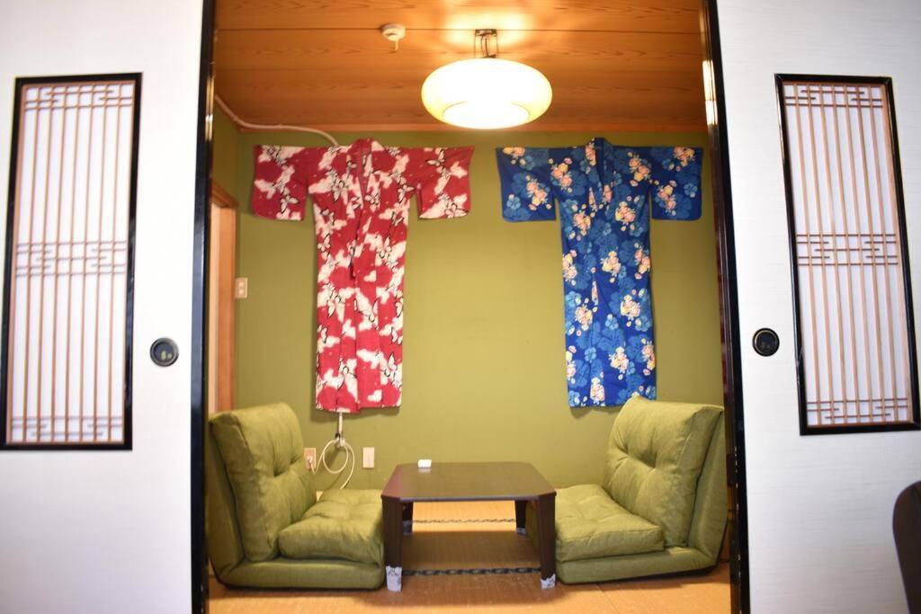Only For One Group Cheaper For 6Th & 7Th Guest 市街地中心部 一棟貸しの宿 Guest House Don'S Home Takayama  Bagian luar foto