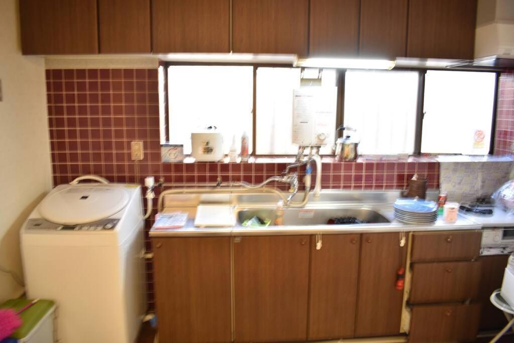 Only For One Group Cheaper For 6Th & 7Th Guest 市街地中心部 一棟貸しの宿 Guest House Don'S Home Takayama  Bagian luar foto